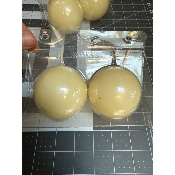 Round Shaped Ball Wax Candles 3 Inch Ivory Molca Set Of 4 Decor Party New Old St - Picture 3 of 7